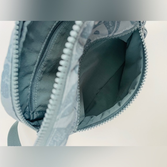 Aloha Collection - Keep It Hip Crossbody in Slate - Picture 6 of 7